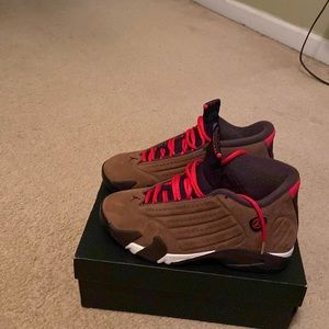 Air Jordan 14 women shoe size 8 great condition 10/10